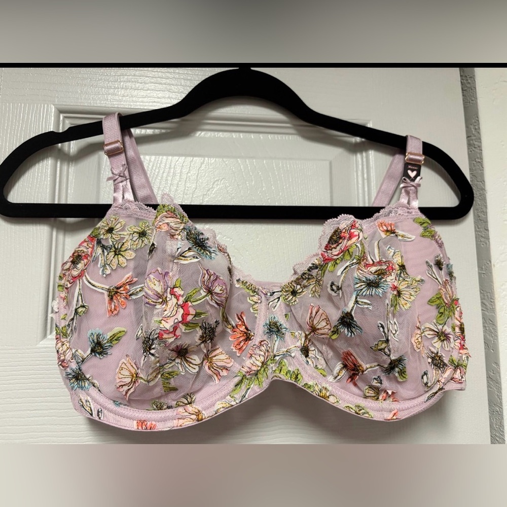 Victoria's Secret Floral Embroidered Bra - Pink